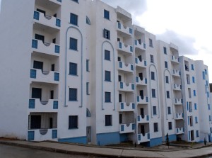ديوان الترقية والتسيير العقاري يشرع فى عملية إسكان 53 عائلة بحى ديدوش مراد و 26 عائلة بحى الشومرال وسكان F1 بسيدي سالم