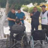 والي ولاية عنابة السيد عبد القادر جلاوي تكفل بالشخص من ذوي الاحتياجات الخاصه بتوفير له كرسي متحرك